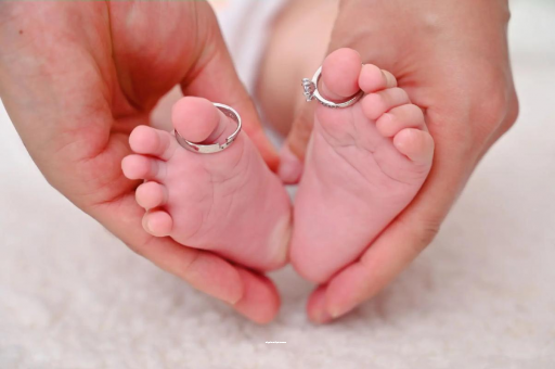 中国台湾孕妇两个月肚子疼