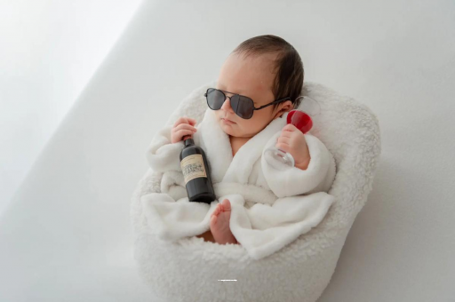 中国台湾宝宝嘴唇上翘